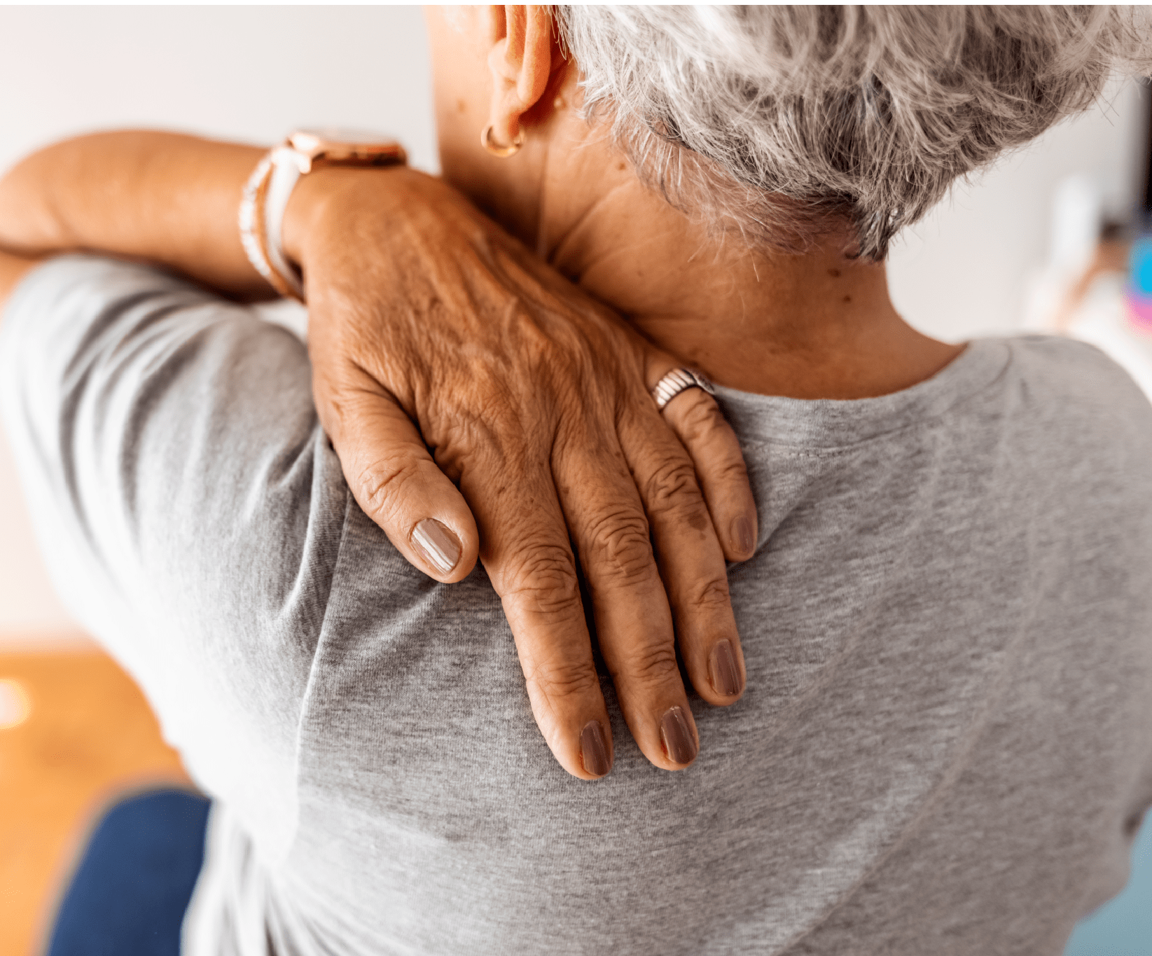 10 Common Causes of Shoulder and Upper Arm Pain and How Orthopedic Experts Can Help Shoulder and Upper Arm Pain Blog Women neck pain